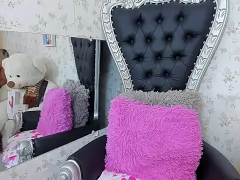 milf bigass  online show from December 15, 2025, 1:06 pm