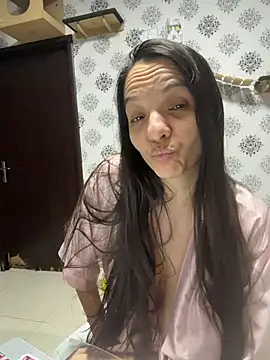 Snapshot of samilux5 chatting on July 1, 2026, 4:02 am samilux5 online show from July 1, 2026, 4:02 am