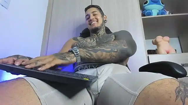 Snapshot of JAXXXONHERD chatting on July 31, 2026, 5:43 pm JAXXXONHERD online show from July 31, 2026, 5:43 pm