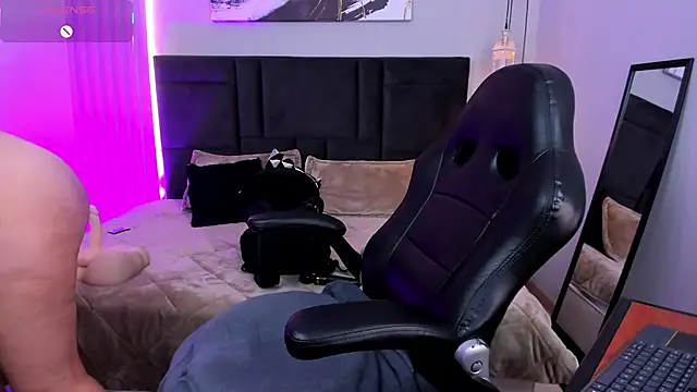 Snapshot of Tisha__lau chatting on February 19, 2026, 2:03 pm Tisha lau online show from February 19, 2026, 2:03 pm