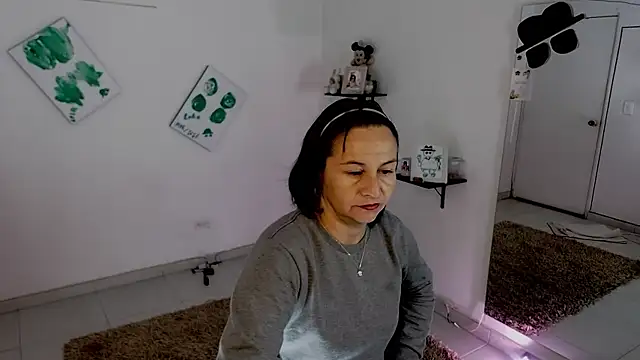 Snapshot of lollita_23_ chatting on October 26, 2025, 1:44 pm lollita 23 online show from October 26, 2025, 1:44 pm