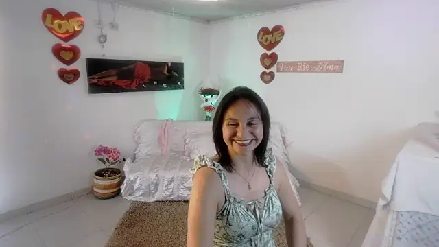 lollita 23  online show from April 7, 2026, 8:21 pm
