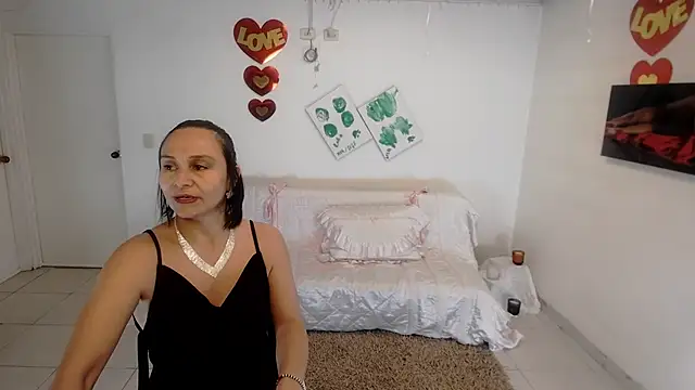 lollita 23  online show from April 30, 2026, 6:59 pm