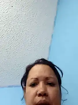 Snapshot of CamelliaLong chatting on November 14, 2025, 9:29 pm CamelliaLong online show from November 14, 2025, 9:29 pm