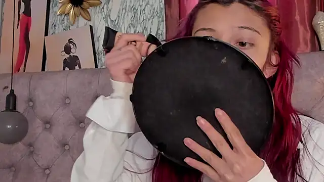  Scarlett 01 online show from November 8, 2025, 1:58 pm