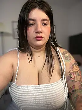 Snapshot of horny_roomiess chatting on February 18, 2026, 6:37 pm horny roomiess online show from February 18, 2026, 6:37 pm