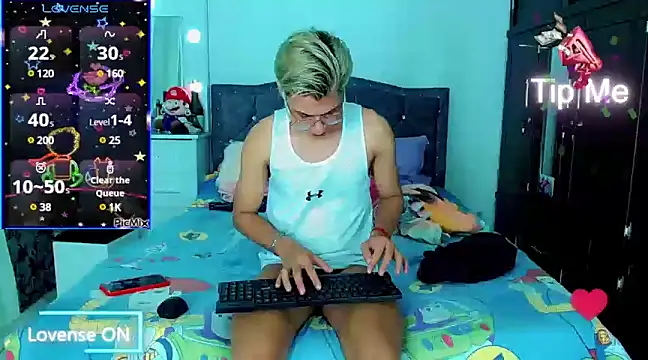 Liamscott  online show from February 20, 2025, 3:56 am
