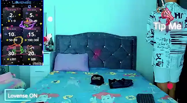 Liamscott  online show from February 19, 2025, 4:12 am