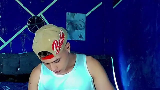Liamscott  online show from July 22, 2026, 9:39 pm