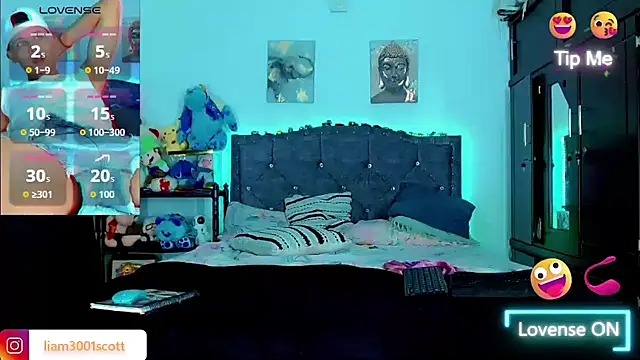 Liamscott  online show from November 9, 2025, 9:41 pm