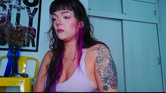 Snapshot of purple_em69 chatting on June 19, 2026, 10:04 pm purple em69 online show from June 19, 2026, 10:04 pm