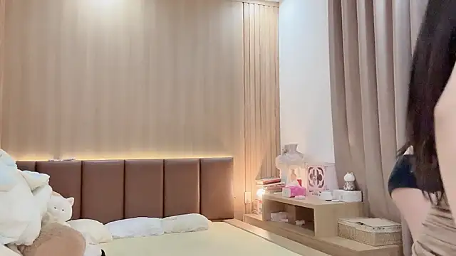 Jennie Spa online show from April 15, 2026, 2:10 pm