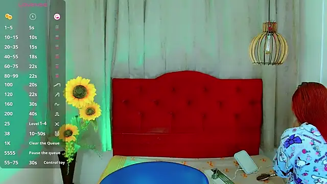 Jessica smith 1 online show from December 15, 2025, 11:27 am