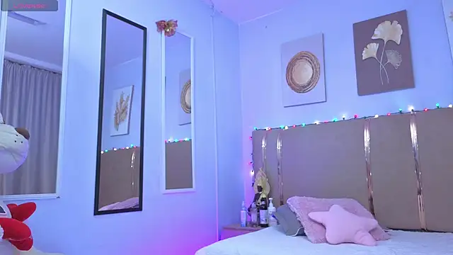 sarah cruzz  online show from January 31, 2026, 11:03 pm