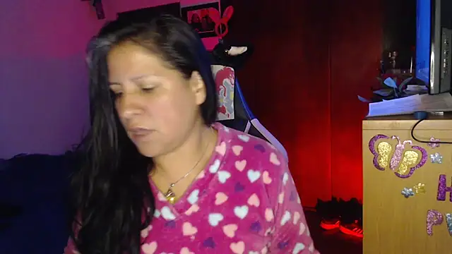 Snapshot of LucifernandaSw chatting on July 17, 2026, 9:50 am LucifernandaSw online show from July 17, 2026, 9:50 am
