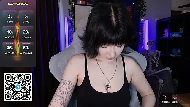 Snapshot of CutieTori chatting on April 23, 2026, 9:49 am CutieTori online show from April 23, 2026, 9:49 am