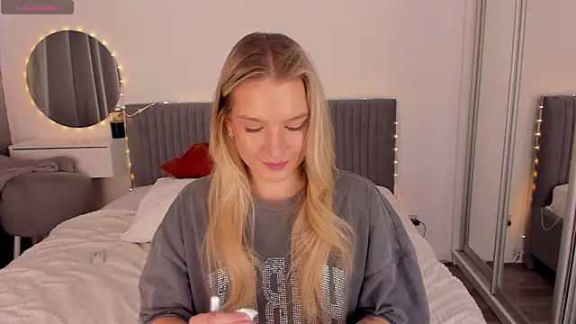 CassieRayss online show from May 2, 2026, 10:53 am