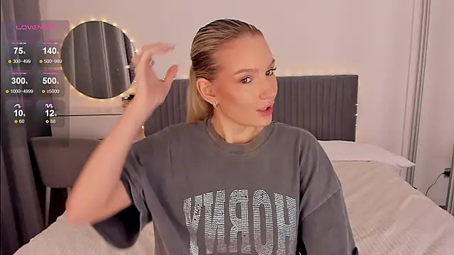 Snapshot of CassieRayss chatting on March 15, 2026, 12:56 pm CassieRayss online show from March 15, 2026, 12:56 pm