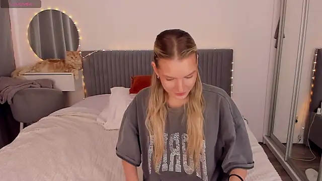 CassieRayss online show from May 5, 2026, 10:40 am