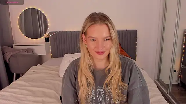 CassieRayss online show from April 29, 2026, 1:15 pm