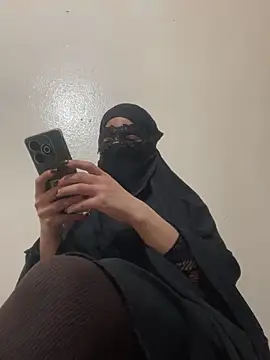 Snapshot of Hijabi_HotGirls chatting on February 27, 2025, 9:04 pm Hijabi HotGirls online show from February 27, 2025, 9:04 pm