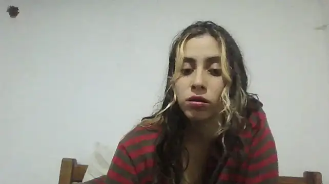 Snapshot of Liherz chatting on April 18, 2026, 11:38 pm Liherz online show from April 18, 2026, 11:38 pm