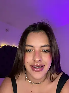 Snapshot of martina_duque_ chatting on February 13, 2026, 11:27 pm martina duque online show from February 13, 2026, 11:27 pm