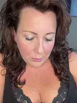 xsexycurvymilf online show from December 13, 2024, 12:06 pm