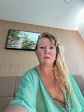 EmmaInLove23 online show from July 21, 2026, 12:24 am