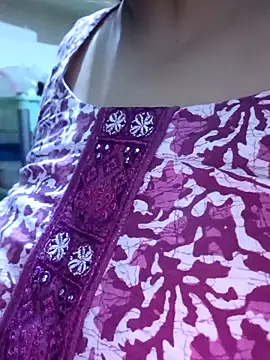 Snapshot of _Redwine_ chatting on February 25, 2025, 5:40 pm Redwine online show from February 25, 2025, 5:40 pm