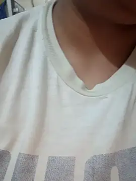 Snapshot of _Redwine_ chatting on February 9, 2025, 10:11 pm Redwine online show from February 9, 2025, 10:11 pm