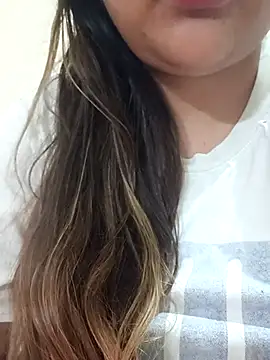 Snapshot of _Redwine_ chatting on February 16, 2025, 7:05 pm Redwine online show from February 16, 2025, 7:05 pm