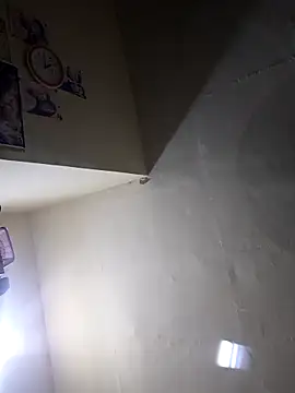 Snapshot of _Redwine_ chatting on September 17, 2025, 5:15 pm Redwine online show from September 17, 2025, 5:15 pm