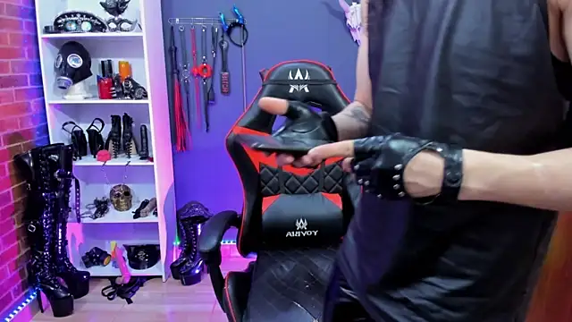 Snapshot of daven56 chatting on December 16, 2025, 7:18 pm daven56 online show from December 16, 2025, 7:18 pm