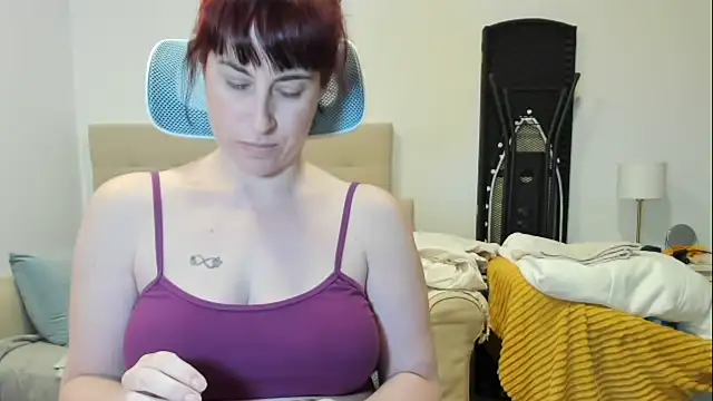 Snapshot of emmita69_ chatting on February 10, 2026, 3:38 am emmita69 online show from February 10, 2026, 3:38 am