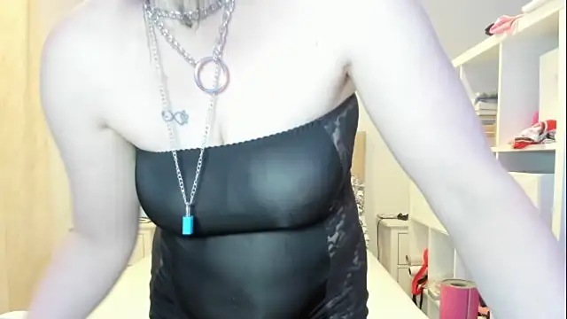 Snapshot of emmita69_ chatting on May 13, 2026, 2:29 am emmita69 online show from May 13, 2026, 2:29 am
