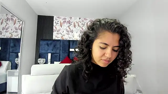 Amareto  online show from April 23, 2026, 4:52 pm