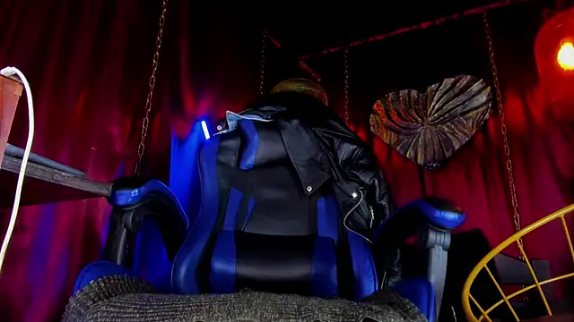 Snapshot of LatinMilk_ chatting on October 15, 2025, 12:09 am LatinMilk online show from October 15, 2025, 12:09 am