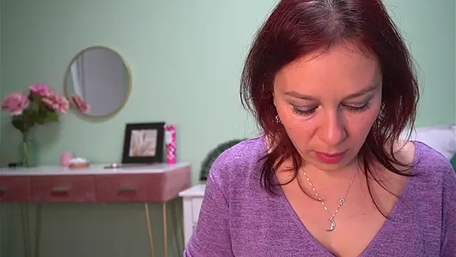 HaileyMoonn online show from October 17, 2025, 3:21 am