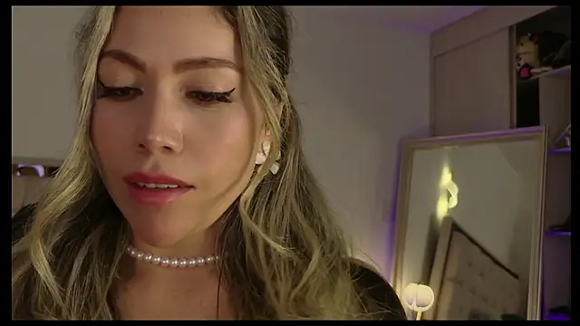 Snapshot of Ammy_Castro chatting on June 11, 2026, 10:40 pm Ammy Castro online show from June 11, 2026, 10:40 pm