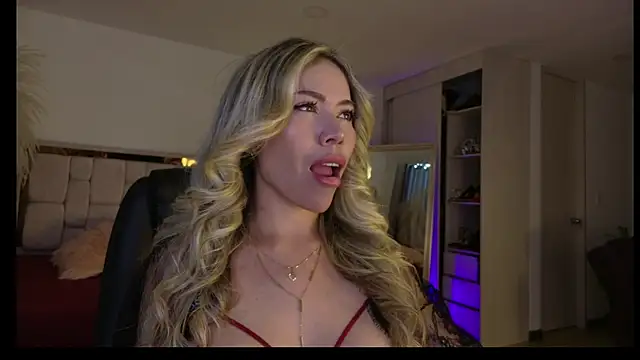 Snapshot of Ammy_Castro chatting on July 14, 2026, 10:38 pm Ammy Castro online show from July 14, 2026, 10:38 pm