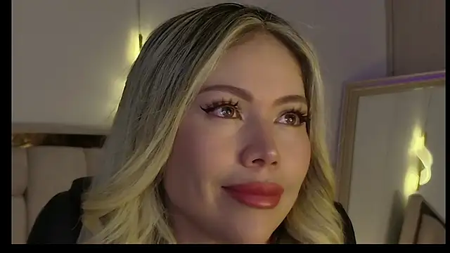 Snapshot of Ammy_Castro chatting on July 6, 2026, 10:01 pm Ammy Castro online show from July 6, 2026, 10:01 pm