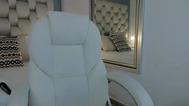 Snapshot of Helleamazing chatting on March 7, 2025, 6:24 am Helleamazing online show from March 7, 2025, 6:24 am