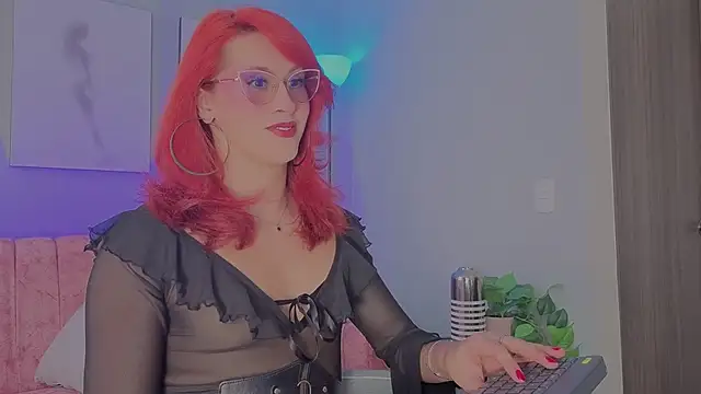 Snapshot of Juliana_Saenzz chatting on November 11, 2025, 4:24 pm Juliana Saenzz online show from November 11, 2025, 4:24 pm