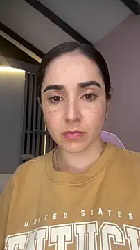 Snapshot of Victoria-And1 chatting on November 29, 2025, 1:06 am Victoria-And1 online show from November 29, 2025, 1:06 am