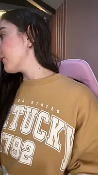 Snapshot of Victoria-And1 chatting on October 30, 2025, 1:48 am Victoria-And1 online show from October 30, 2025, 1:48 am