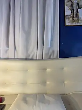 Snapshot of AleezaFrench chatting on April 3, 2026, 2:12 pm AleezaFrench online show from April 3, 2026, 2:12 pm