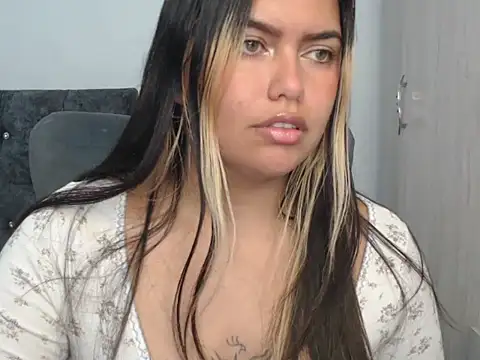 Snapshot of sweetkitty_16 chatting on April 8, 2026, 9:05 pm sweetkitty 16 online show from April 8, 2026, 9:05 pm