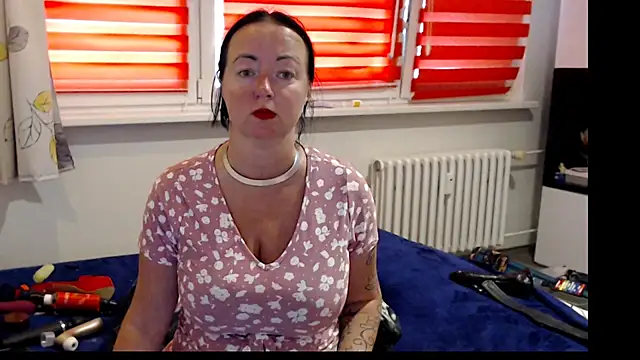 Snapshot of Alexie33 chatting on July 19, 2026, 11:29 am Alexie33 online show from July 19, 2026, 11:29 am