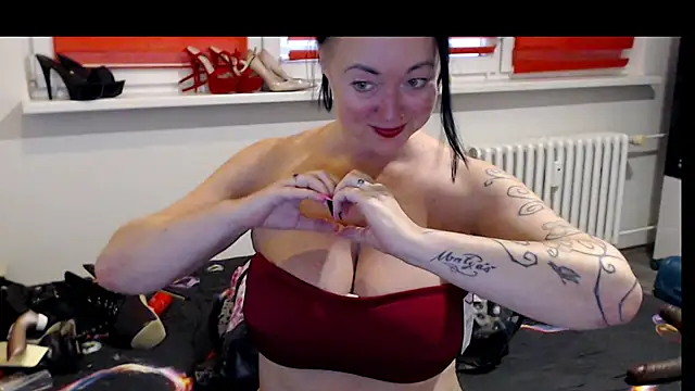 Snapshot of Alexie33 chatting on July 30, 2026, 11:31 am Alexie33 online show from July 30, 2026, 11:31 am